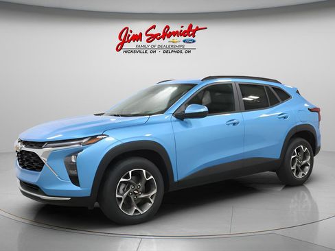 New 2026 Chevrolet Trax LT FWD image 2