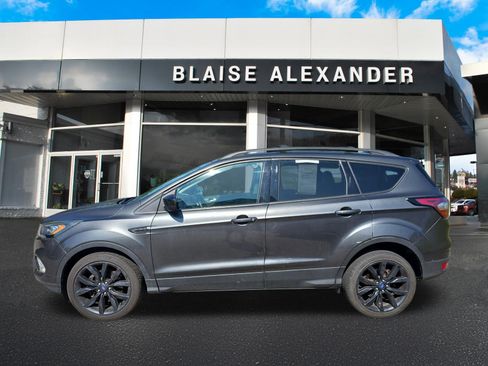Used 2018 Ford Escape SE w/ SE Sport Appearance Package AWD/4WD image 7