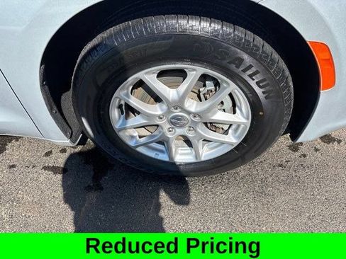 Used 2024 Chrysler Voyager LX FWD image 40