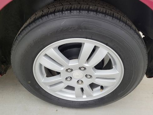 Used 2014 Chevrolet Sonic LT w/ LT Promotional Package image 31