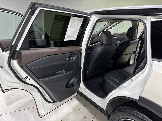 Used 2023 Nissan Rogue SL w/ SL Premium Package AWD/4WD image 24