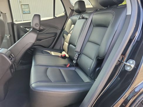 Used 2024 GMC Terrain SLT AWD/4WD image 15