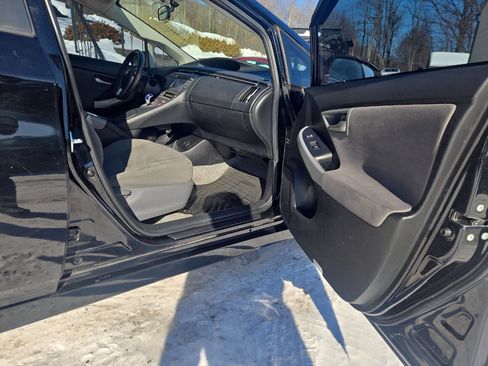 Used 2014 Toyota Prius Three image 23