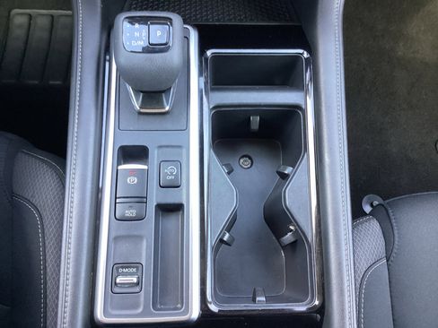 Used 2024 Nissan Pathfinder SV image 22