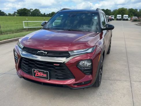 Used 2022 Chevrolet TrailBlazer RS w/ Sun and Liftgate Package FWD image 4