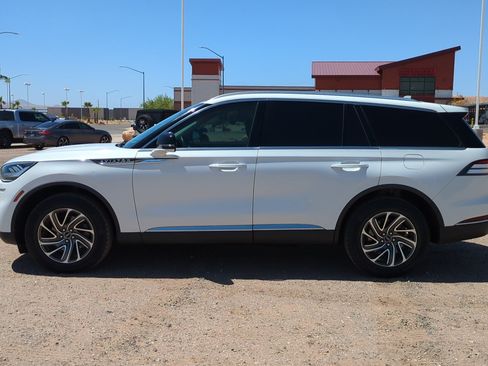Used 2023 Lincoln Aviator AWD w/ Class IV Trailer Tow Package image 6