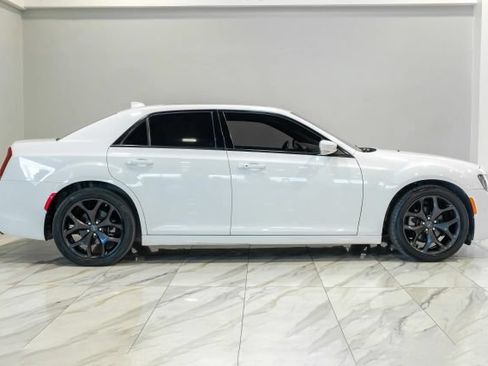 Used 2022 Chrysler 300 S RWD image 11