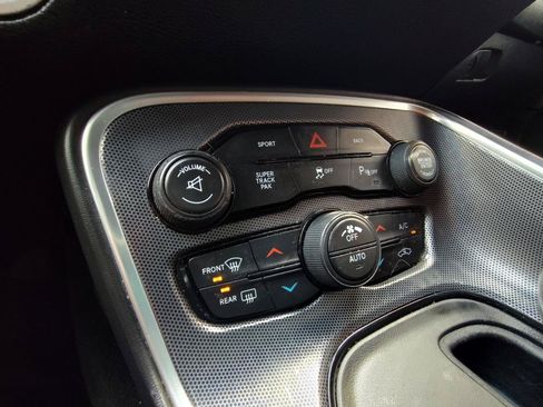 Used 2015 Dodge Challenger SXT Plus w/ Driver Convenience Group RWD image 23