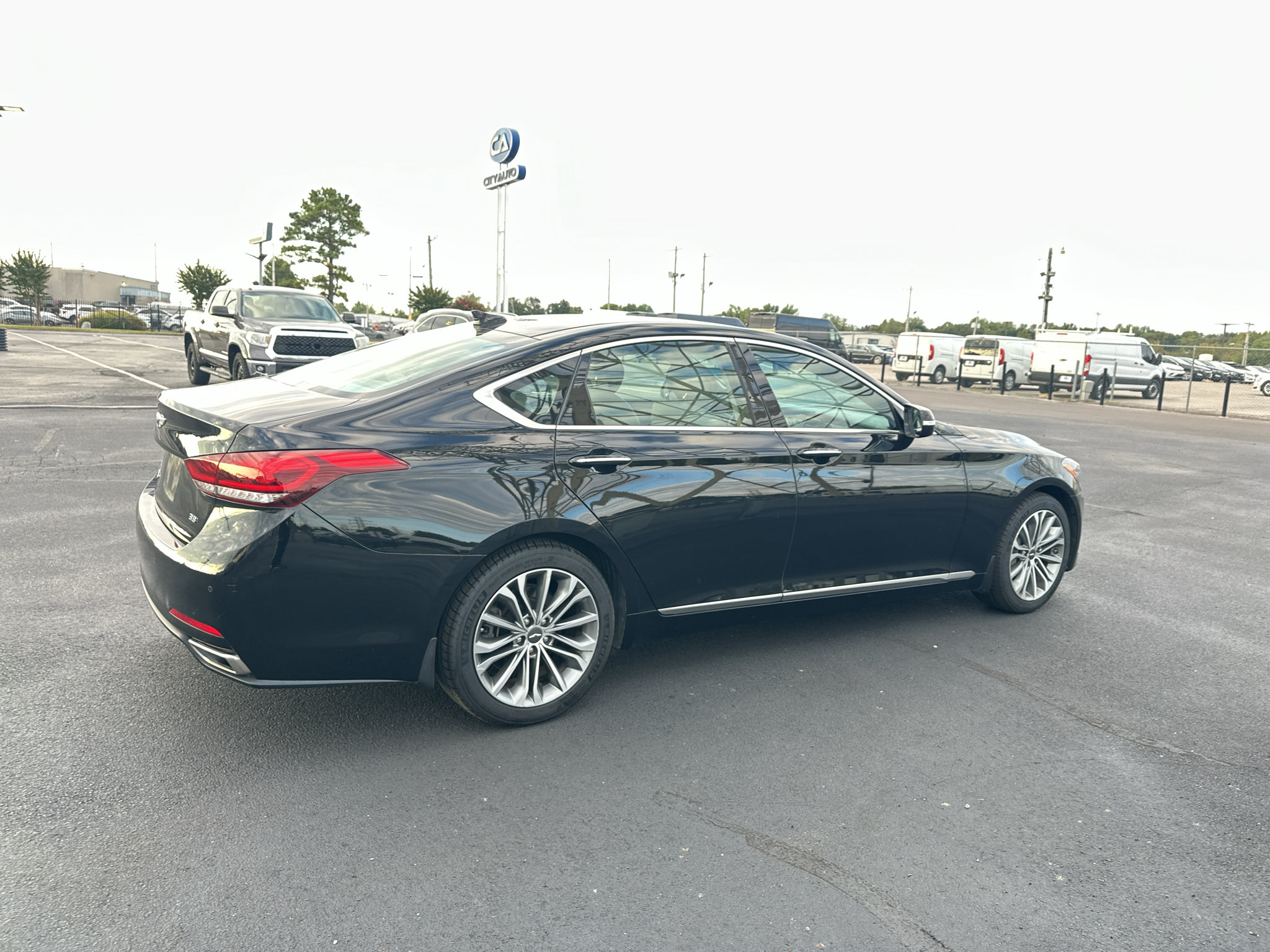 Used 2017 Genesis G80 3.8 w/ Option Group 02 RWD image 5