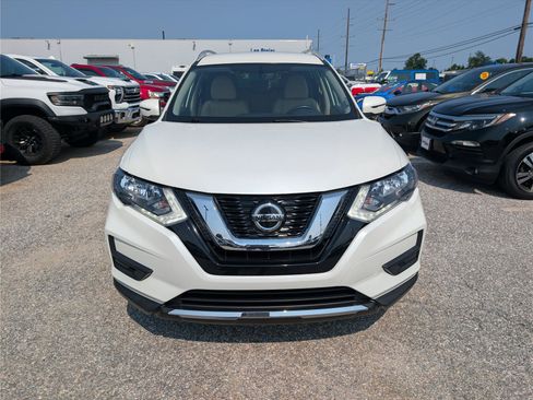 Used 2018 Nissan Rogue SV AWD/4WD image 8