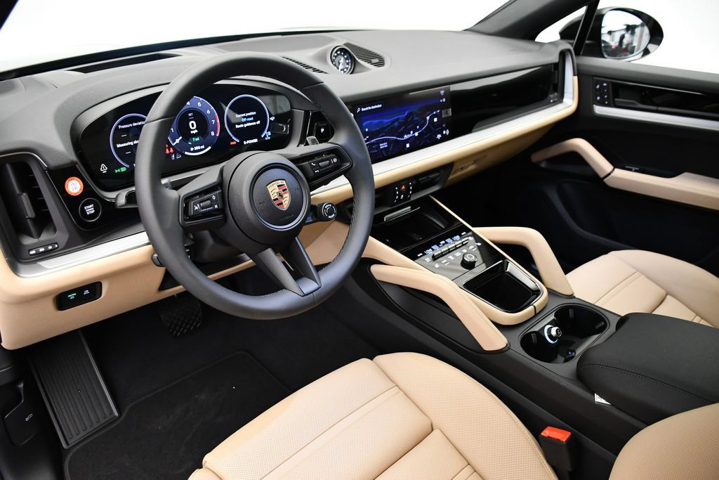 Certified 2025 Porsche Cayenne E-Hybrid Coupe AWD/4WD image 4