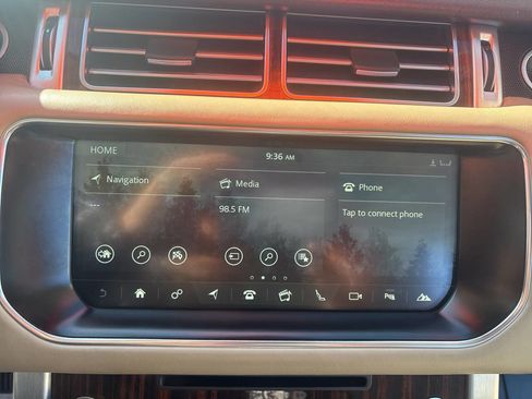 Used 2017 Land Rover Range Rover HSE image 55