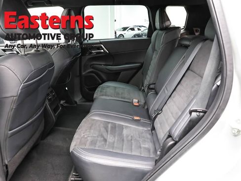 Used 2022 Mitsubishi Outlander SE image 20