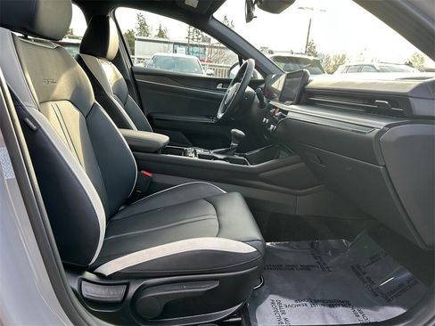 Used 2025 Kia K5 GT-Line image 43