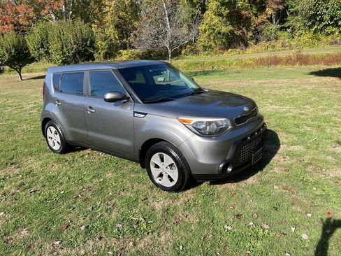 Used 2016 Kia Soul image 2