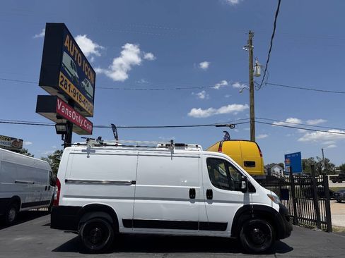 Used 2023 RAM ProMaster 2500 FWD image 3