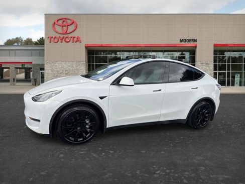 Used 2021 Tesla Model Y Long Range AWD/4WD image 1