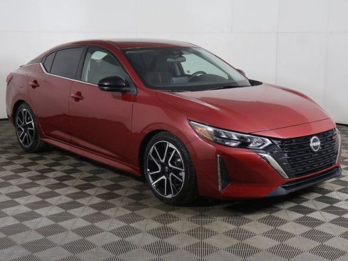 Used 2025 Nissan Sentra SR image 46