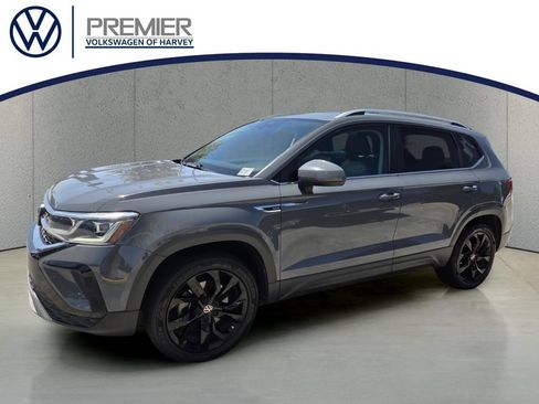 Used 2022 Volkswagen Taos SEL w/ Panoramic Sunroof Package FWD image 1