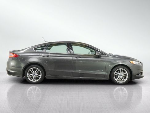 Used 2016 Ford Fusion Titanium FWD image 6