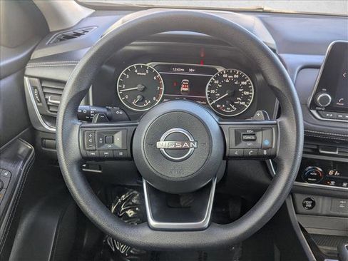 Used 2024 Nissan Rogue SV image 12