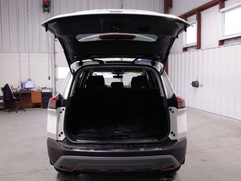 Used 2023 Nissan Rogue SV image 19
