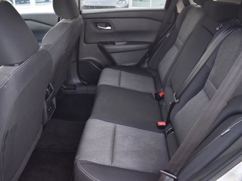 Used 2024 Nissan Rogue SV image 44