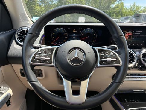Used 2023 Mercedes-Benz GLB 250 image 8