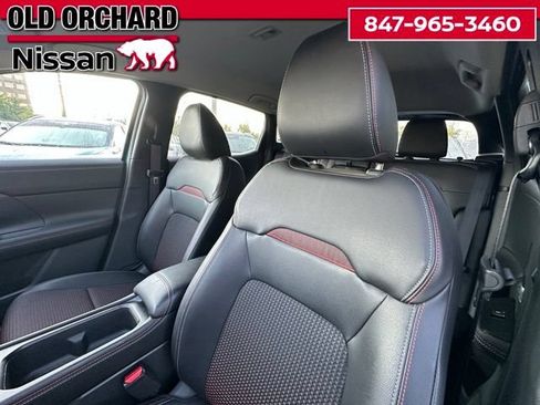 Used 2025 Nissan Kicks SR FWD image 9