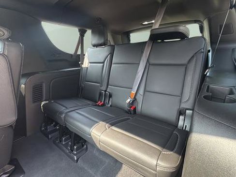 Used 2021 GMC Yukon XL Denali w/ Denali Premium Package AWD/4WD image 39