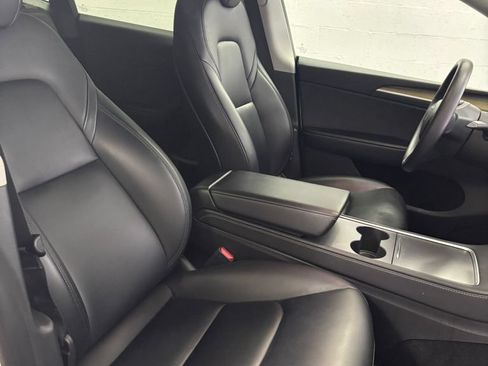 Used 2023 Tesla Model Y AWD image 9