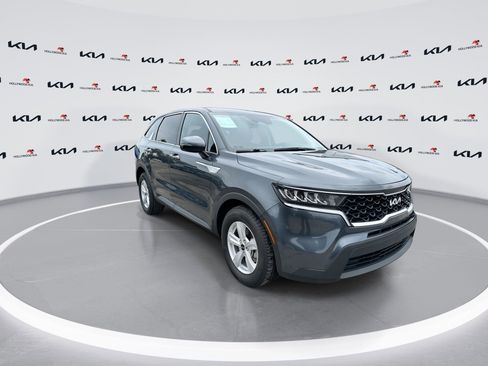 Certified 2023 Kia Sorento LX FWD image 2
