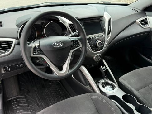 Used 2013 Hyundai Veloster FWD image 10