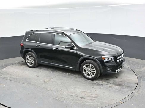Used 2021 Mercedes-Benz GLB 250 4MATIC image 17