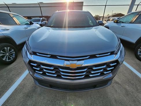 Used 2026 Chevrolet Equinox LT FWD image 2