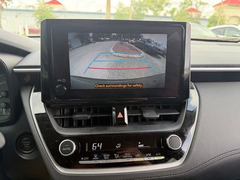 Used 2024 Toyota Corolla Cross LE FWD image 33