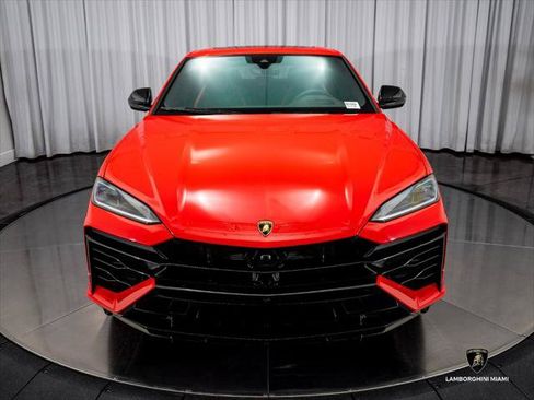 Used 2025 Lamborghini Urus SE AWD/4WD image 3