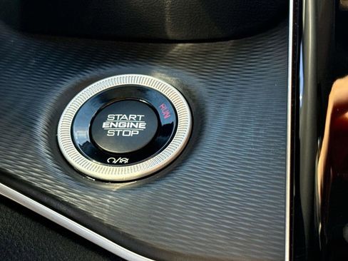 Used 2023 Jeep Grand Cherokee L Laredo image 26