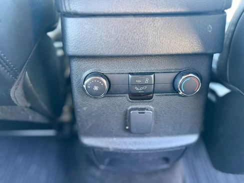 Used 2018 Ford Explorer XLT w/ Equipment Group 202A AWD/4WD image 20