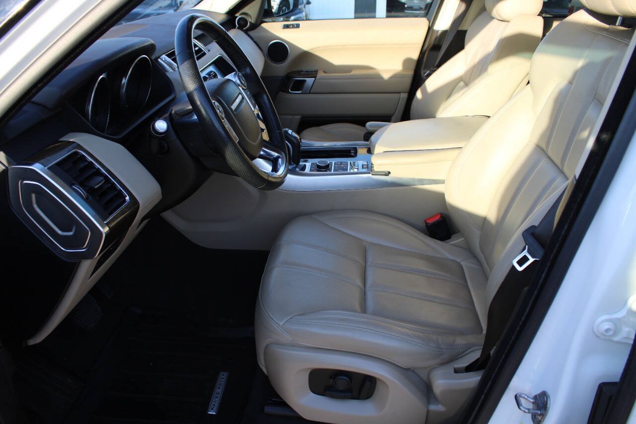 Used 2017 Land Rover Range Rover Sport SE AWD/4WD image 16