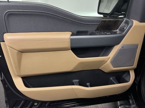 Used 2023 Ford F150 Lariat w/ Trailer Tow Package image 22