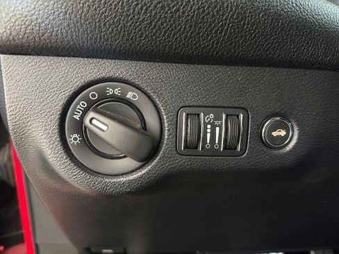 Used 2016 Dodge Challenger SXT RWD image 23