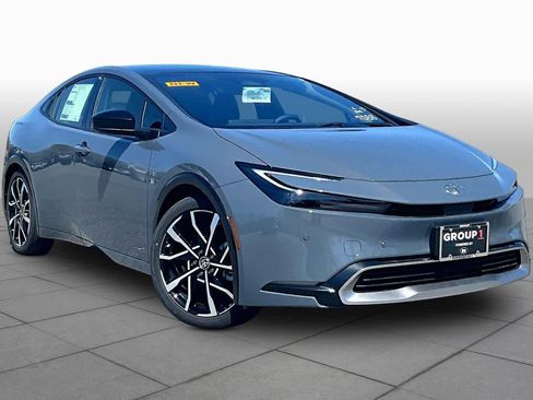 New 2026 Toyota Prius Plug-In Hybrid FWD image 2