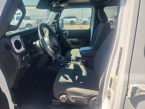 Used 2024 Jeep Wrangler Unlimited AWD/4WD image 19