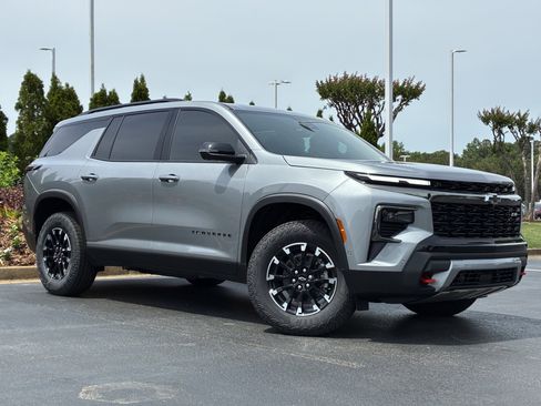 New 2026 Chevrolet Traverse Z71 w/ Enhanced Driving Package AWD/4WD image 2