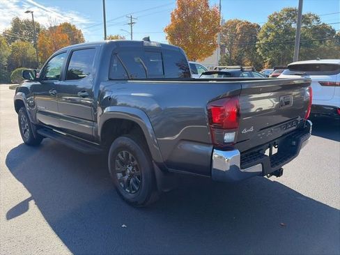 Certified 2022 Toyota Tacoma SR5 image 3