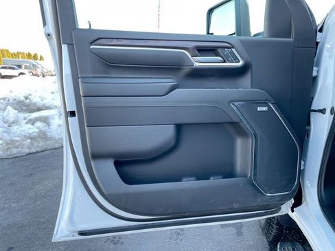 Used 2024 GMC Sierra 2500 SLT w/ SLT Premium Package image 10