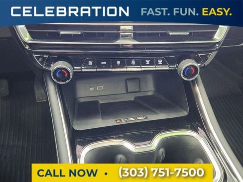 Certified 2025 Chevrolet Traverse LT w/ Sun and Wheel Package AWD/4WD image 24