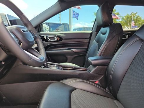 Used 2024 Jeep Compass Latitude w/ Altitude Special Edition image 19