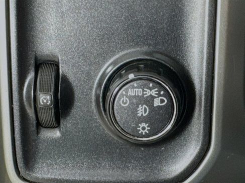 Used 2018 Chevrolet Silverado 1500 LTZ w/ Texas Edition RWD image 15